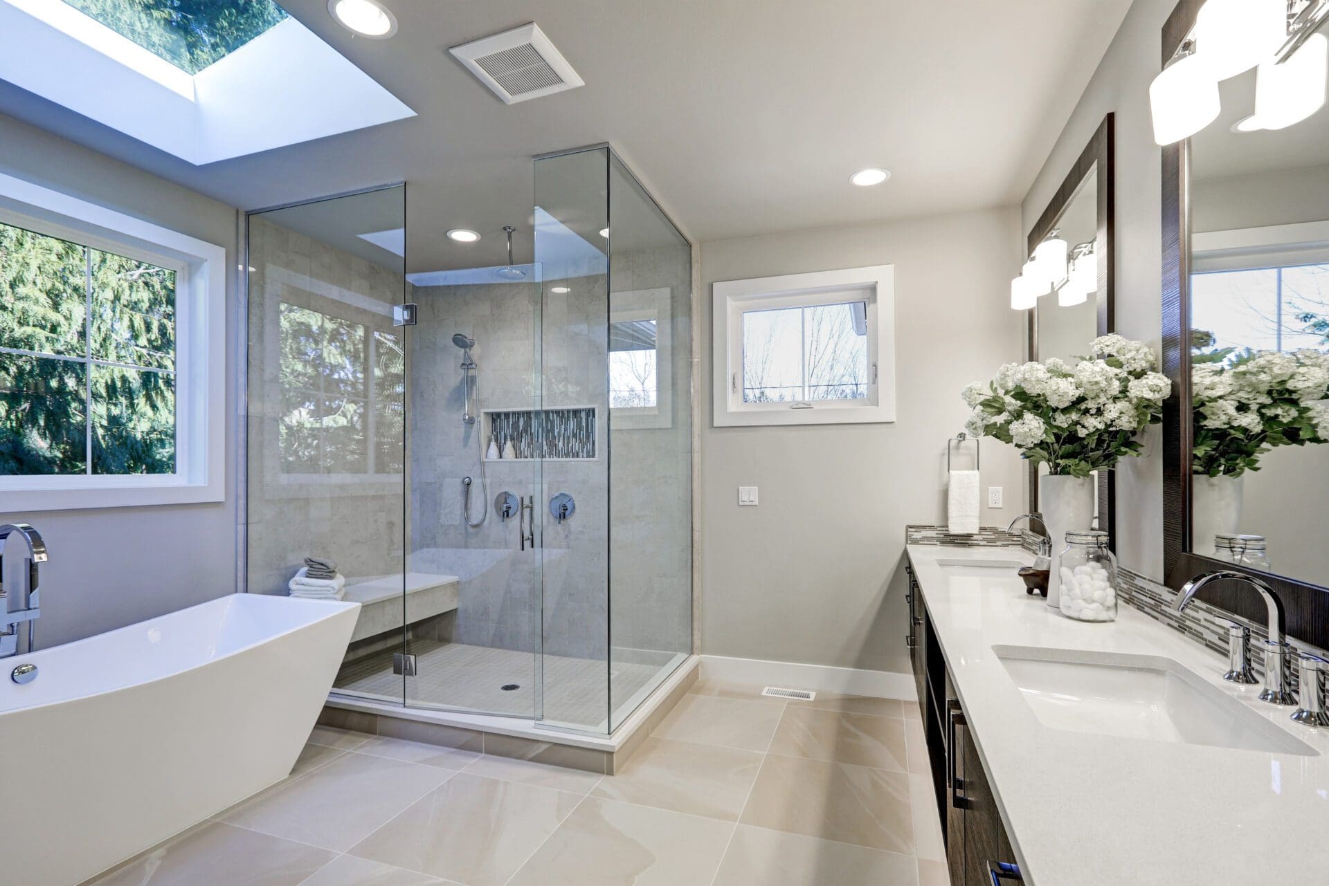 Frameless shower | bathroom