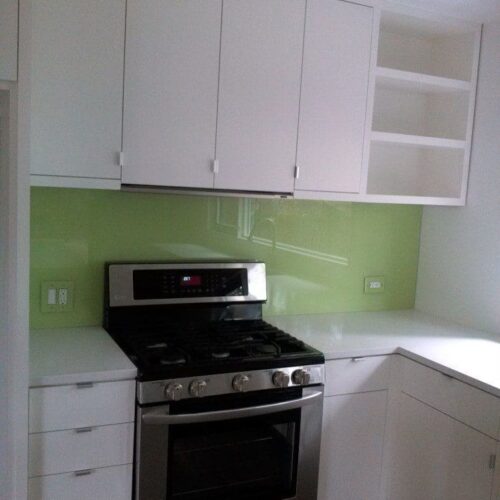 Back Painted Glass Backsplash with Outlet Covers in Kitchen | Colored Glass Gallery | Residential Products | Anchor-Ventana Glass