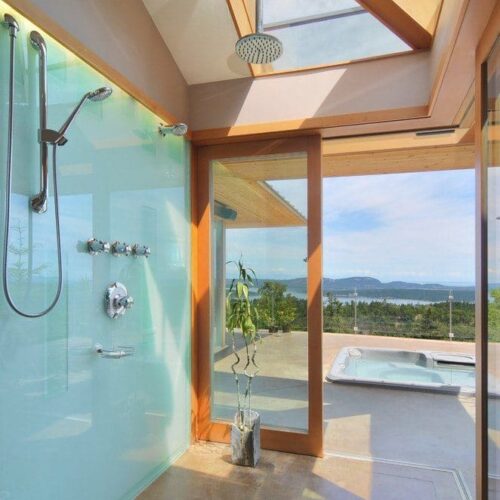 Back Painted Glass Wall in Outdoor Shower | Colored Glass Gallery | Residential Products | Anchor-Ventana Glass