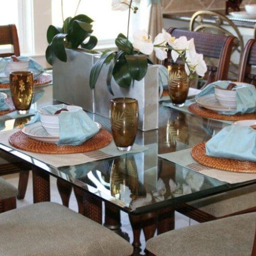 Clear Glass Table Top with Beveled Edge and Rounded Corners in Dining Room | Glass Countertops / Table Tops Gallery | Residential Products | Anchor-Ventana Glass