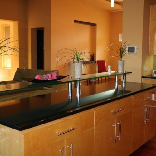 Saten Glass Bar Top in Kitchen | Glass Countertops / Table Tops Gallery | Residential Products | Anchor-Ventana Glass