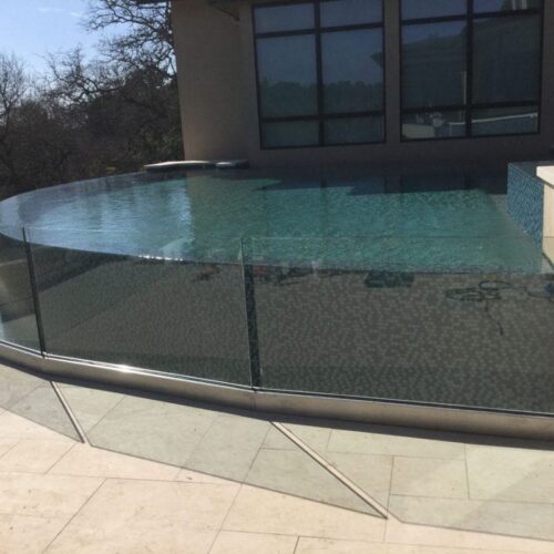 Exterior Glass Handrail System on Patio Deck | Glass Handrail Systems | Residential Gallery | Anchor-Ventana Glass