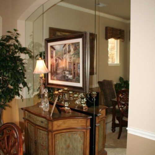 Arched Frameless Mirror in Dining Room | Mirrors Gallery | Anchor-Ventana Glass