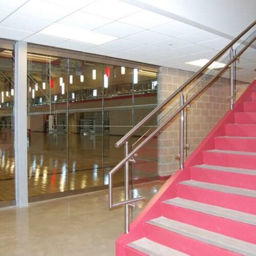 3/4" Impact Resistant Glass Wall at Court Level & Glass Handrail | Resistant Glass Gallery | Commercial Products | Anchor-Ventana Glass