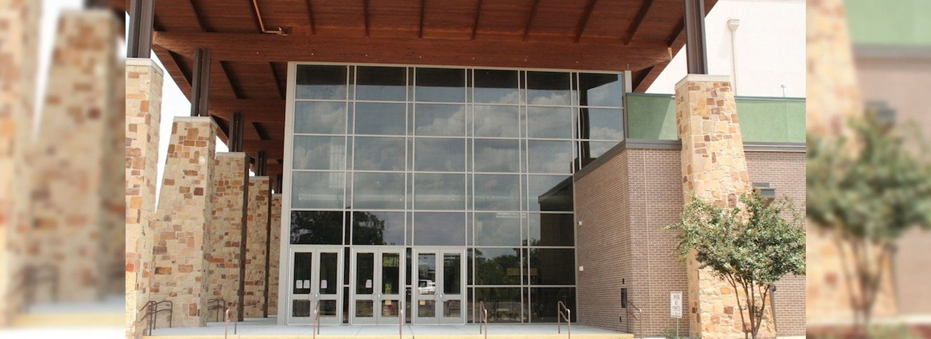 Commercial Storefronts | Commercial Products | Anchor-Ventana Glass